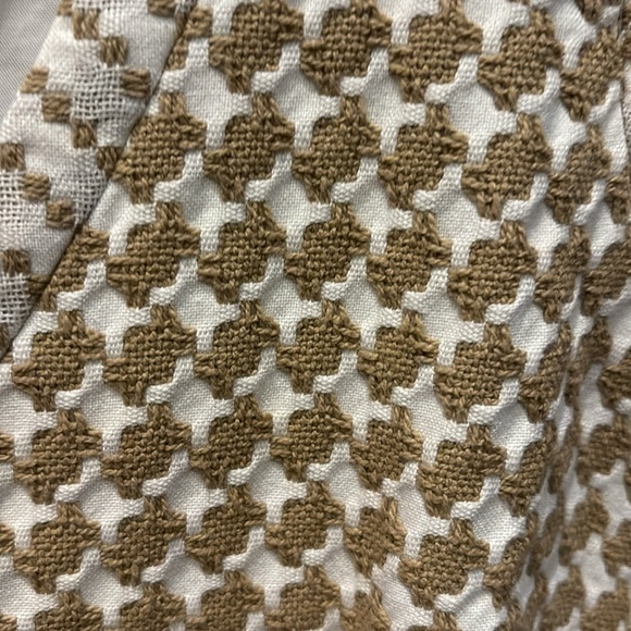 Trina Turk cream dress so flattering v neck - Picture 3 of 4